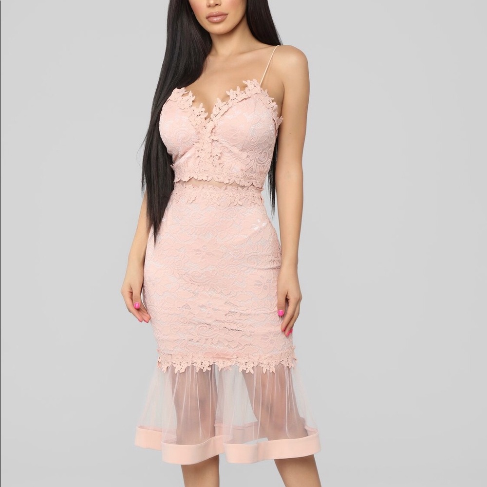 Mauve Lace Midi Dress